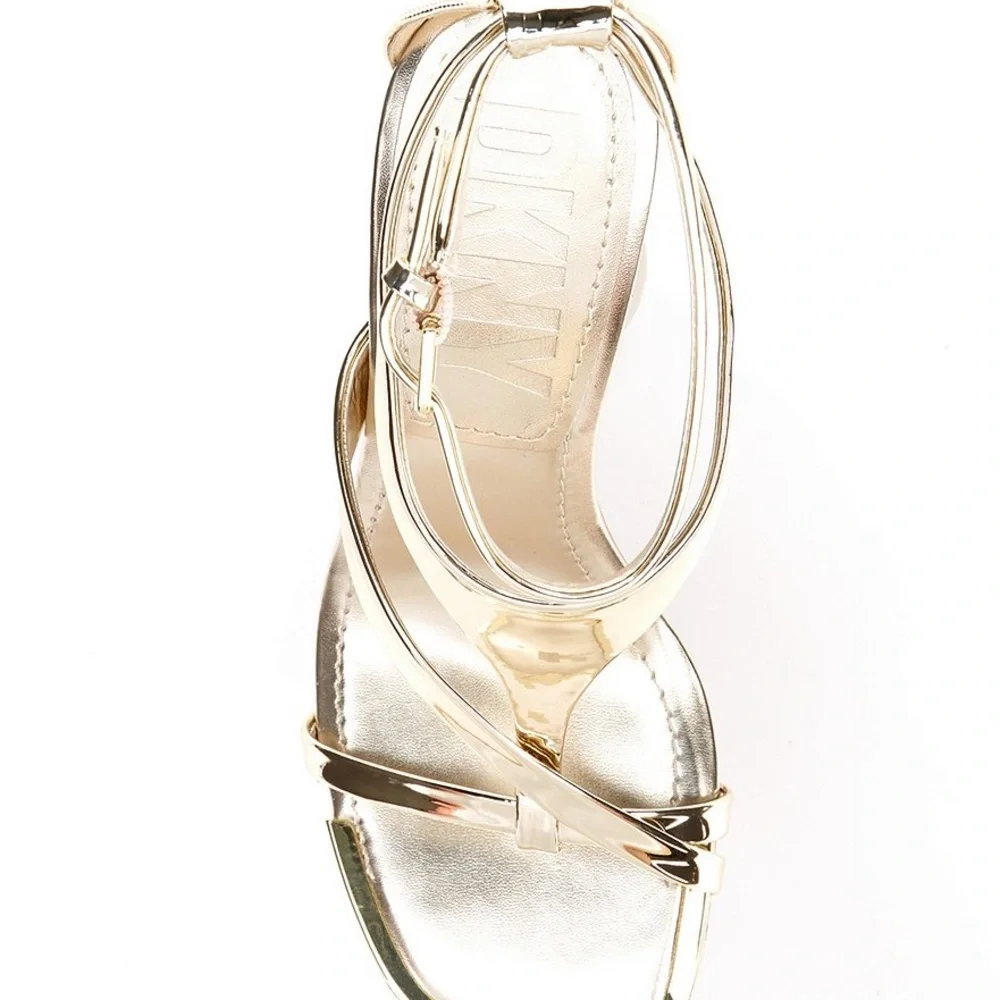 DKNY
Audrey Strappy Metallic Patent Dress Sandals size 8.5 - Picture 2 of 5